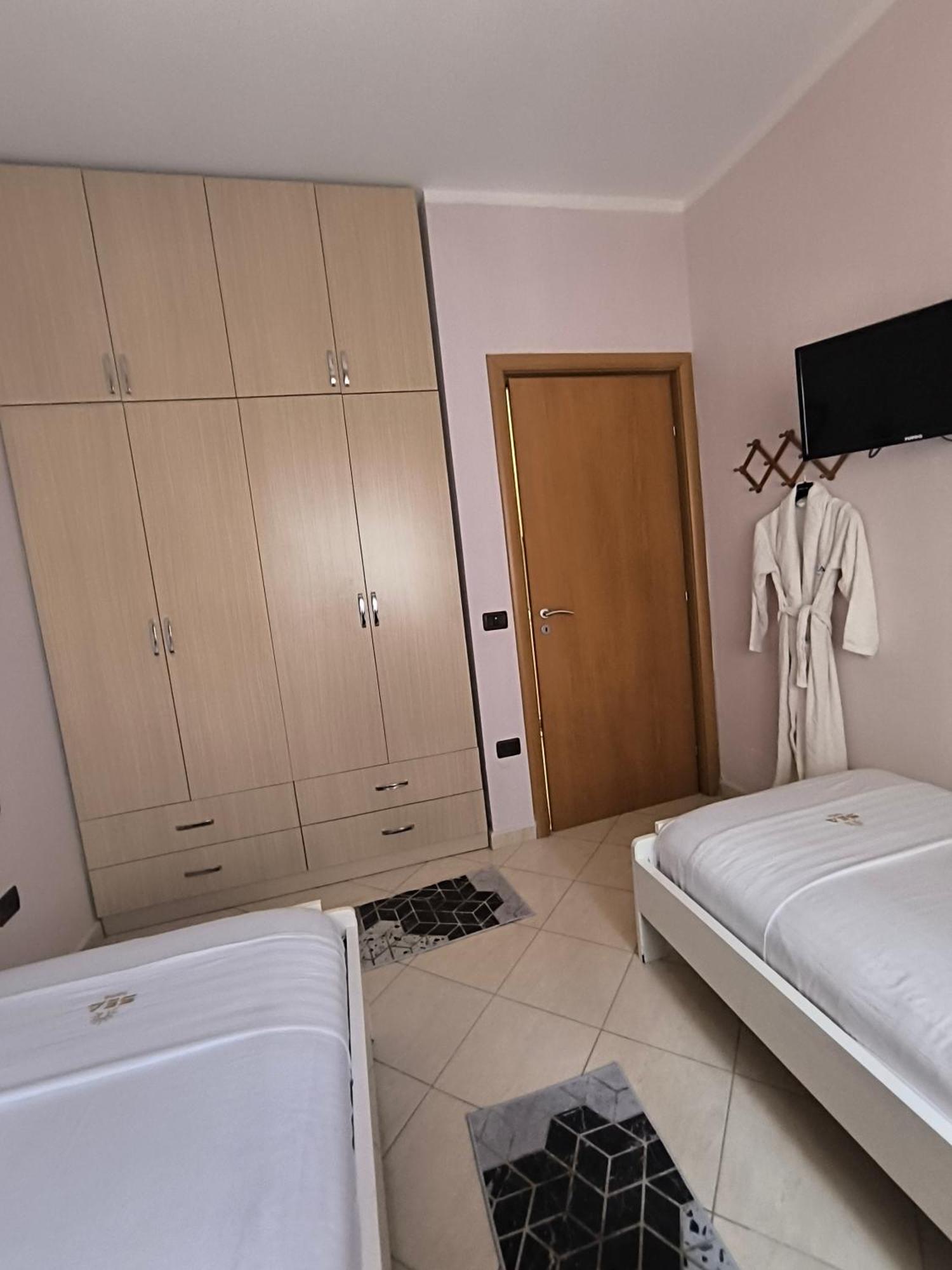 Lungomare Apartment Sea Home Vlore Luaran gambar